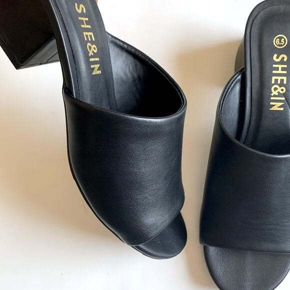 She & In Black Slip On Block Heel Sandal - Picture 8 of 8